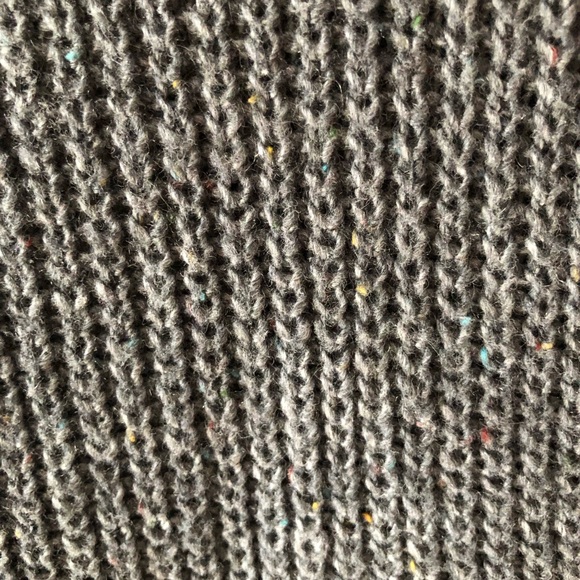 Grey Sleeveless Turtleneck Sweater - Picture 2 of 4